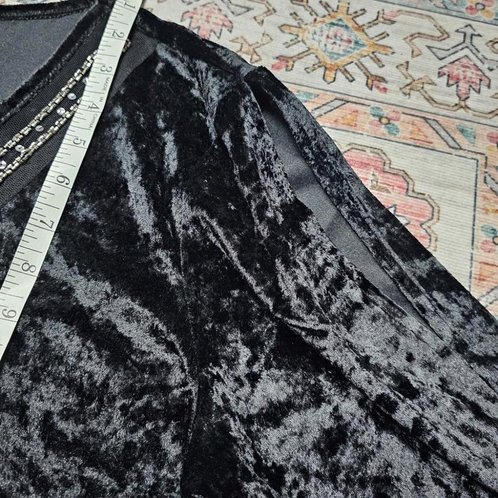 Whimsygoth Hippie Black Crushed Velvet Cold Shoulder Beaded VNeck 3/4 Sleeve Top - Picture 6 of 11